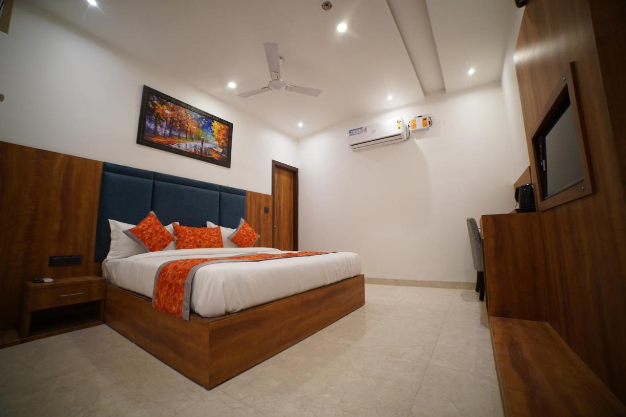 Hotel Elite - 5 Mins From Golden Temple Amritsar Ngoại thất bức ảnh