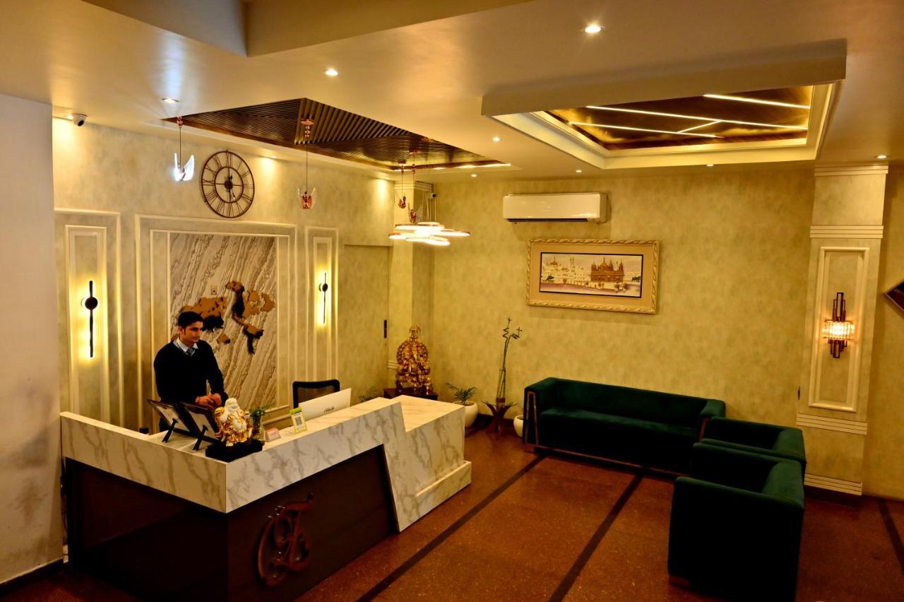 Hotel Elite - 5 Mins From Golden Temple Amritsar Ngoại thất bức ảnh